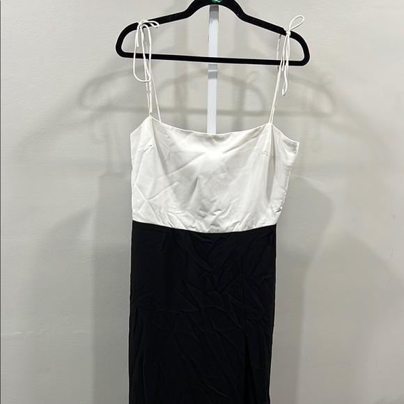 Amanda Uprichard x REVOLVE Avani Gown in Black & Ivory - Picture 4 of 10